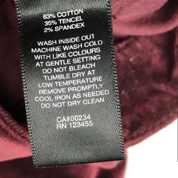 Design Lab Lord & Taylor velvet ankle jeans in burgundy - Size 30 - Picture 8 of 8